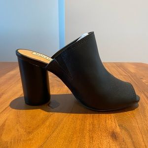 Black leather mule
